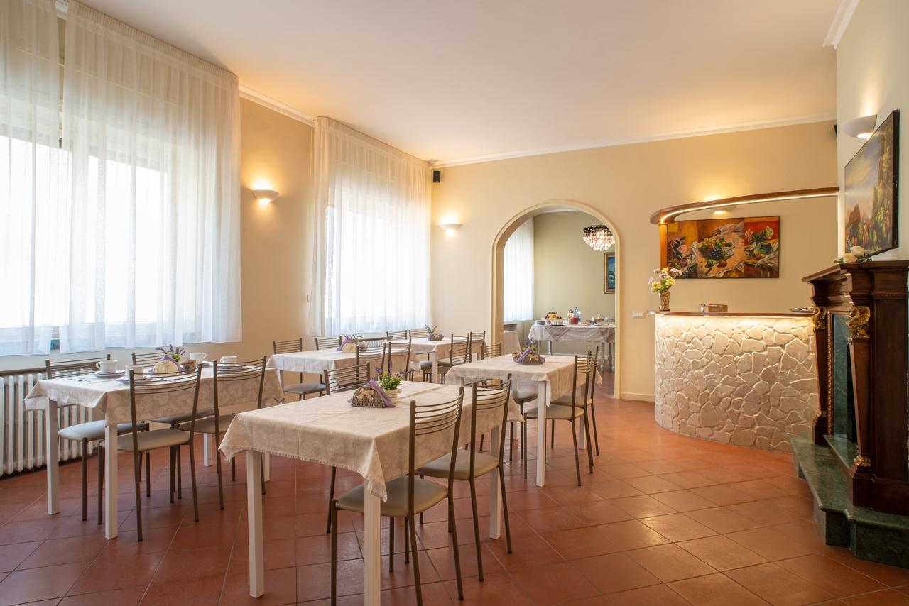 Villa Domus Salento Suites & Rooms Con Parcheggio Privato In Loco Lecce Ngoại thất bức ảnh