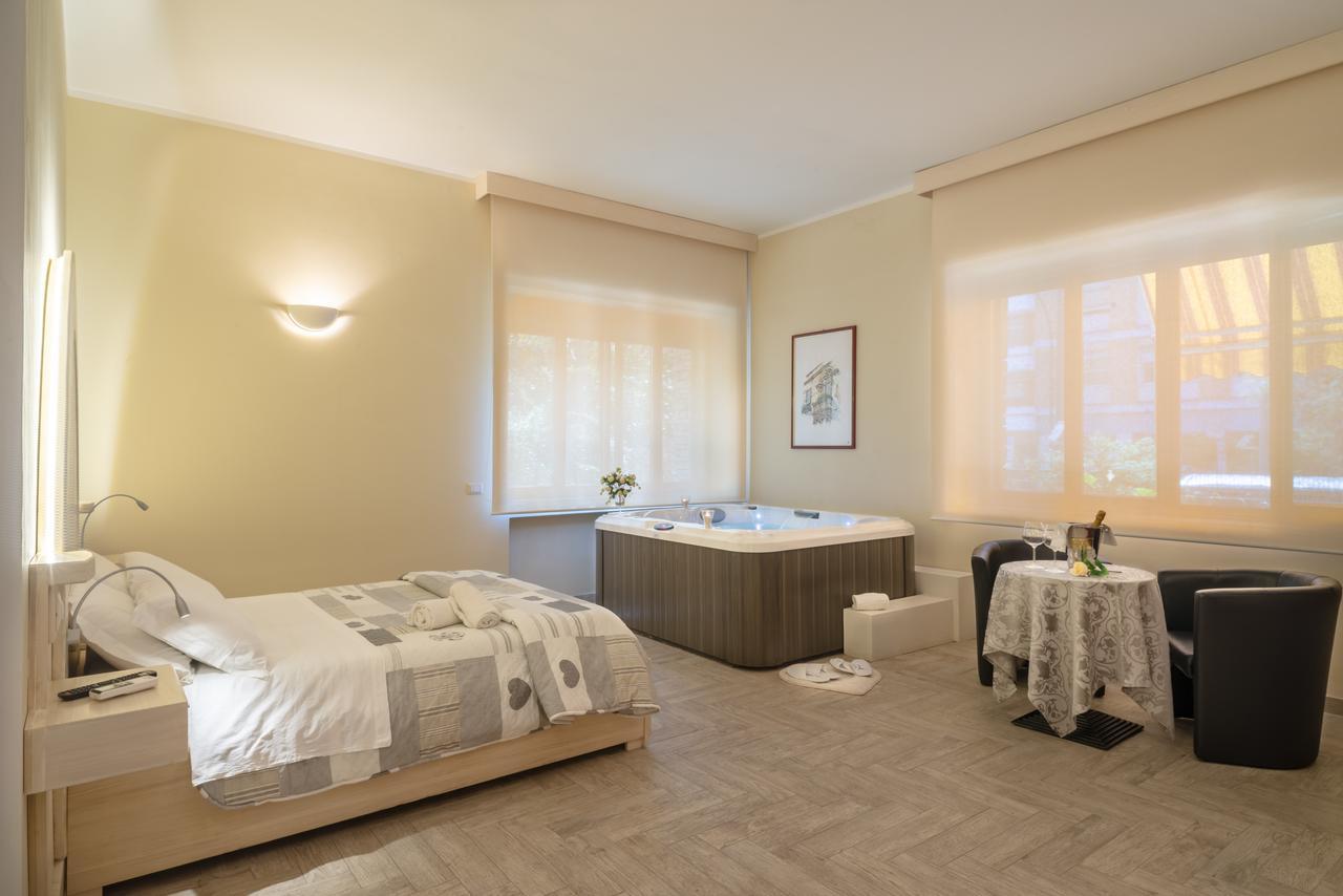 Villa Domus Salento Suites & Rooms Con Parcheggio Privato In Loco Lecce Ngoại thất bức ảnh