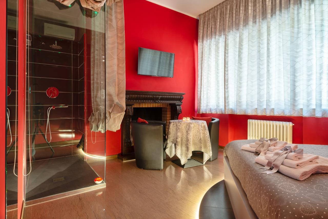 Villa Domus Salento Suites & Rooms Con Parcheggio Privato In Loco Lecce Ngoại thất bức ảnh