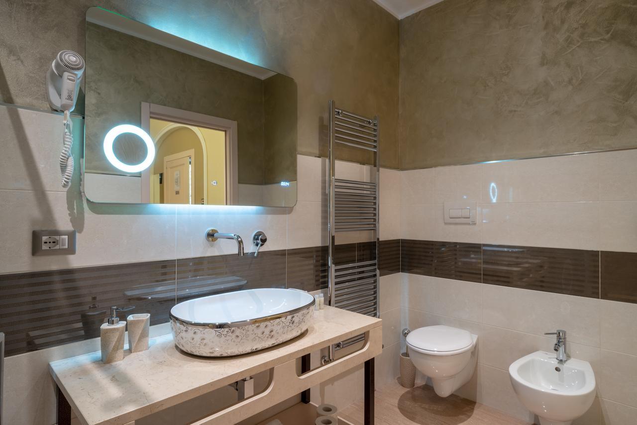 Villa Domus Salento Suites & Rooms Con Parcheggio Privato In Loco Lecce Ngoại thất bức ảnh