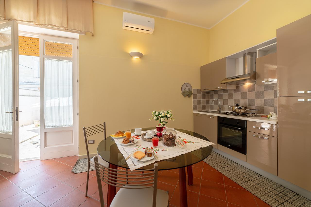 Villa Domus Salento Suites & Rooms Con Parcheggio Privato In Loco Lecce Ngoại thất bức ảnh