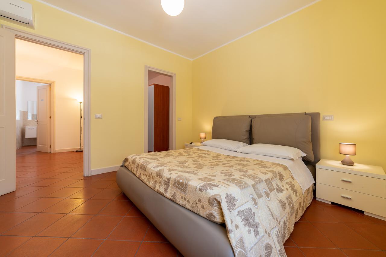 Villa Domus Salento Suites & Rooms Con Parcheggio Privato In Loco Lecce Ngoại thất bức ảnh